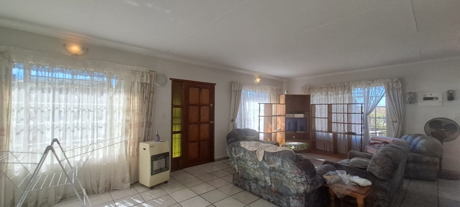 5 Bedroom Property for Sale in Morelig Free State